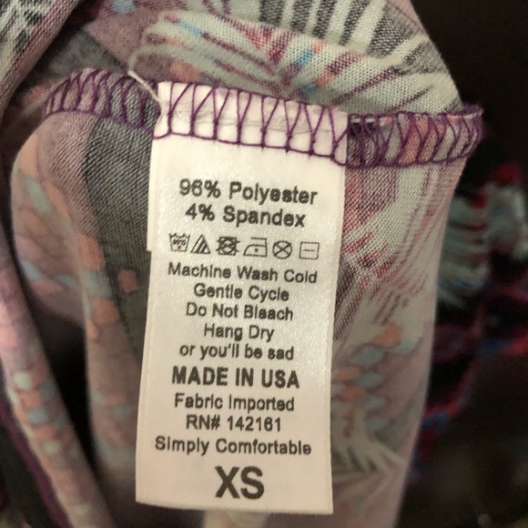 XS LuLaRoe Classic Tee - Picture 3 of 3